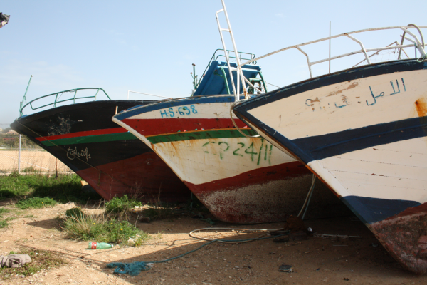 52 - Al Amal - espoir en arabe, marqué en bleu sur ce navire .png