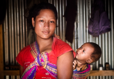041. rava-woman-mother-child-portrait-west-bengal-india-nikon-d50-50mm-saumalya-ghosh.jpg