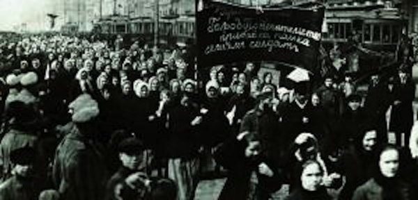 4. MANIF FEMMES 1917.jpg
