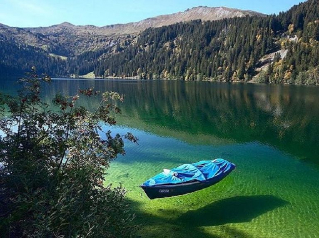 3. Petit bateau Lac Baikal.JPG
