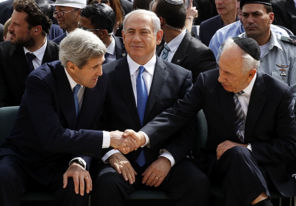 12. kerry-bibi-peres.jpg