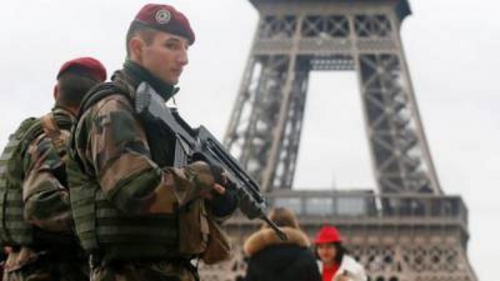 10. France -état policier.jpg