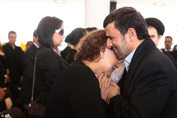8. Mahmoud Ahmadinejad - Chavez.jpg