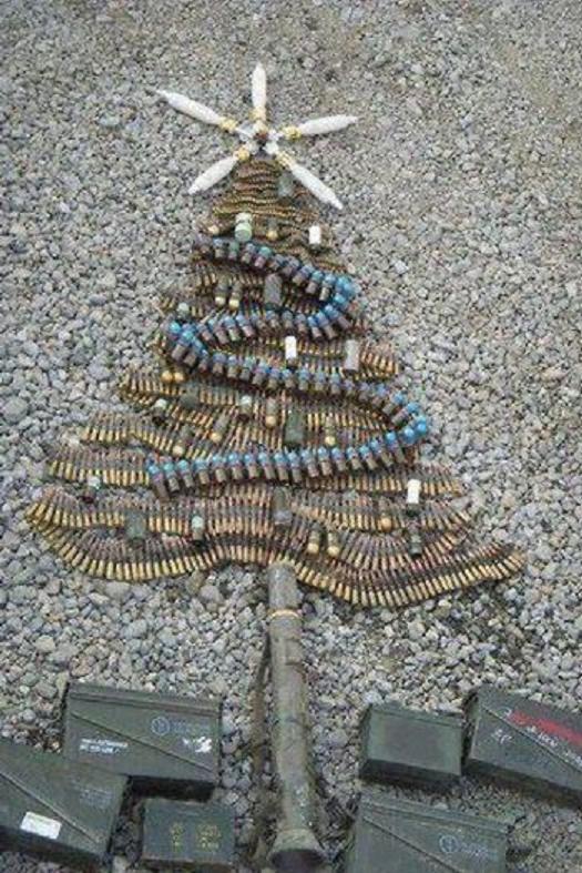 1 bis. Arbre de Noël militaire.jpg