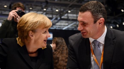 7. Merkel Klitchko.jpg