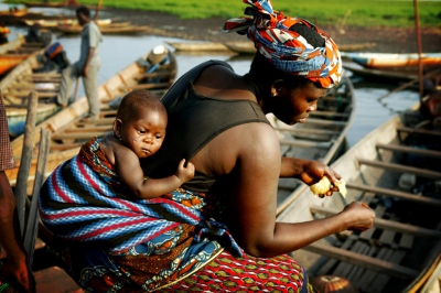 016. travel-picture-Africa-Benin-mother-child-phitar.jpg