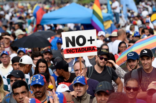 8. manifestation-de-l-opposition-a-caracas-au-venezuela-le-18-mai-2017_5883023.jpg