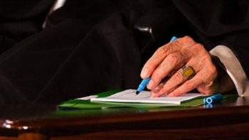 10. ali-khamenei-signature-600-600x338.jpg