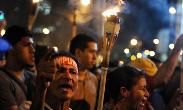 15. Honduras manif 3.jpg