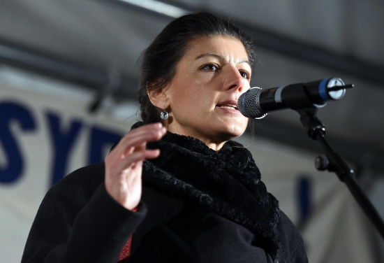 5. sahra-wagenknecht in fur coat.jpg