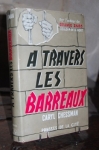 À travers les barreaux.jpg