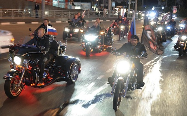 18. Poutine à un rallye de motards.jpg