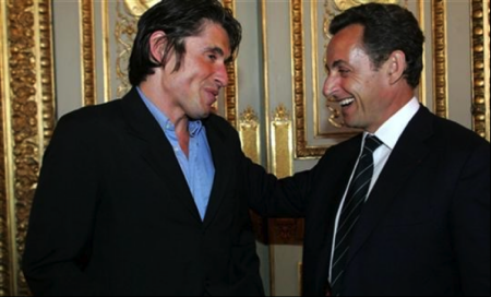 7. klarsfeld-sarkozy.png