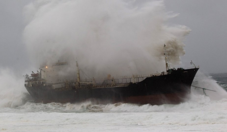 1. bateau-durban-vague_galleryphoto_paysage_std.jpg