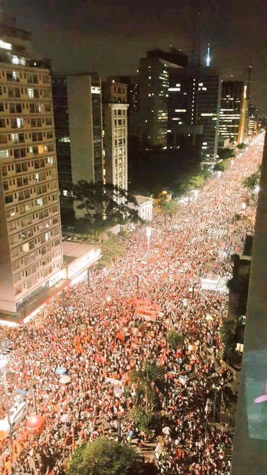 6. Manif d'appui à Lula 1.jpg