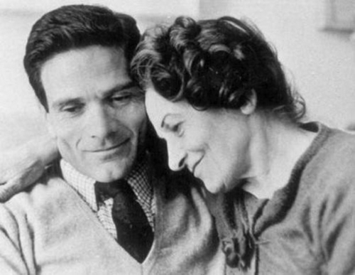 6. M - PASOLINI - con la mamma.jpg