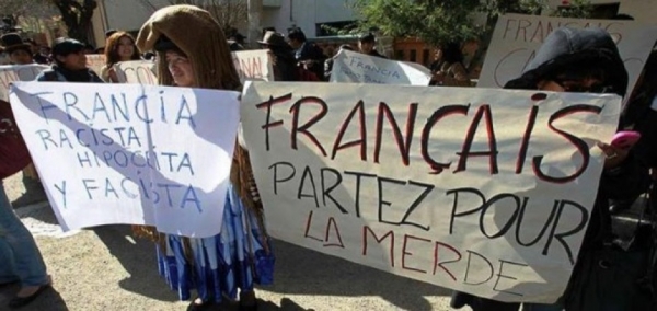 2. bolivie-france-merde.jpg